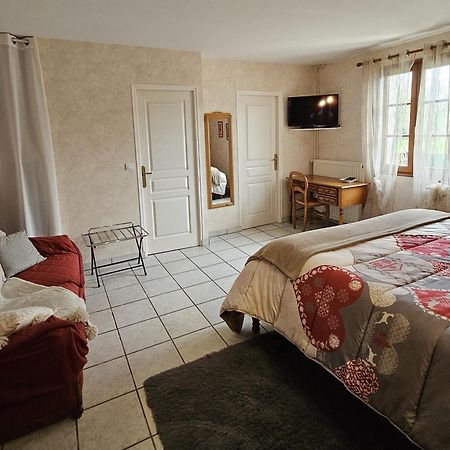 Le Domaine Des Tuillieres Bed & Breakfast Masleon Exterior photo