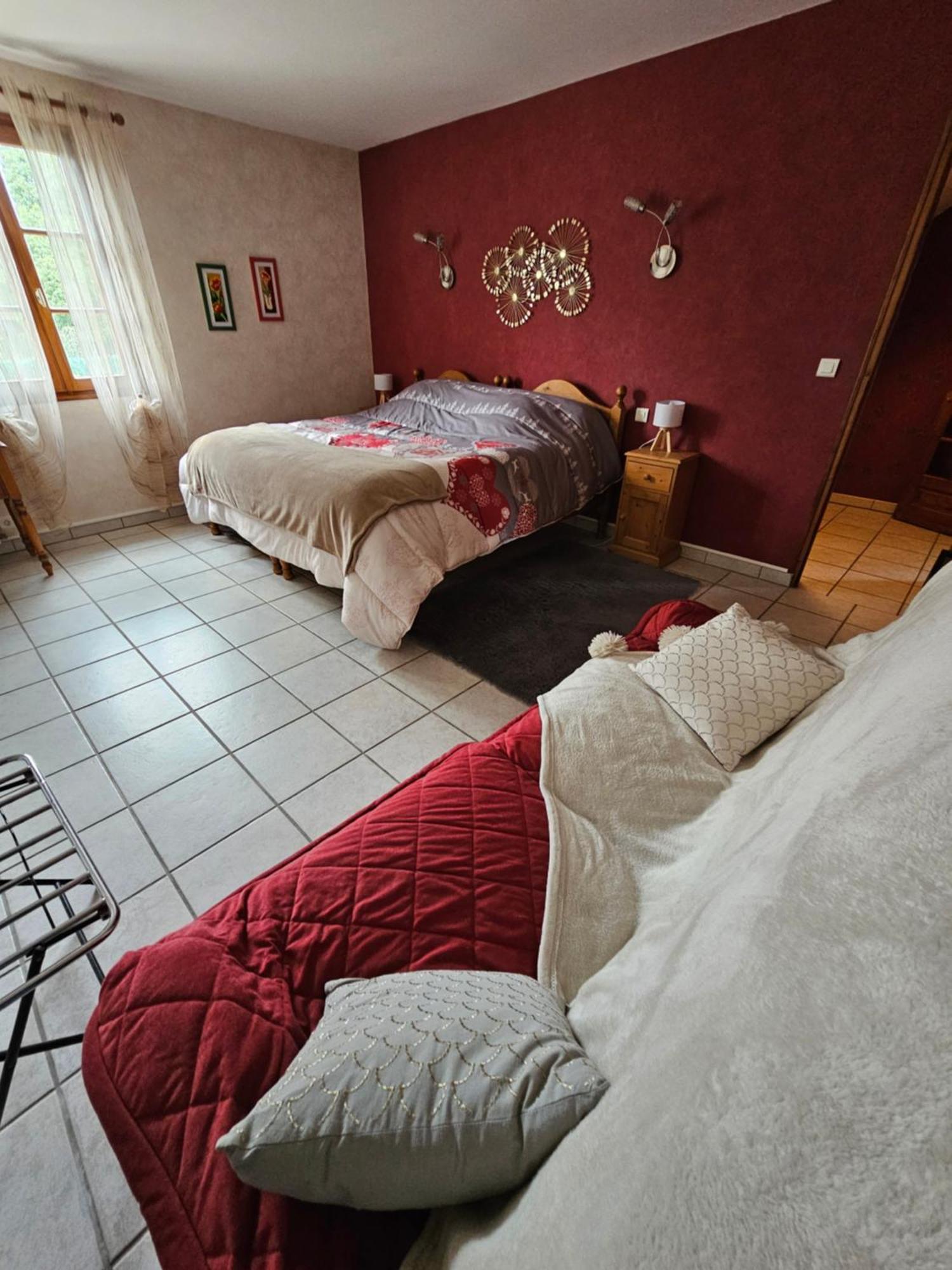Le Domaine Des Tuillieres Bed & Breakfast Masleon Exterior photo
